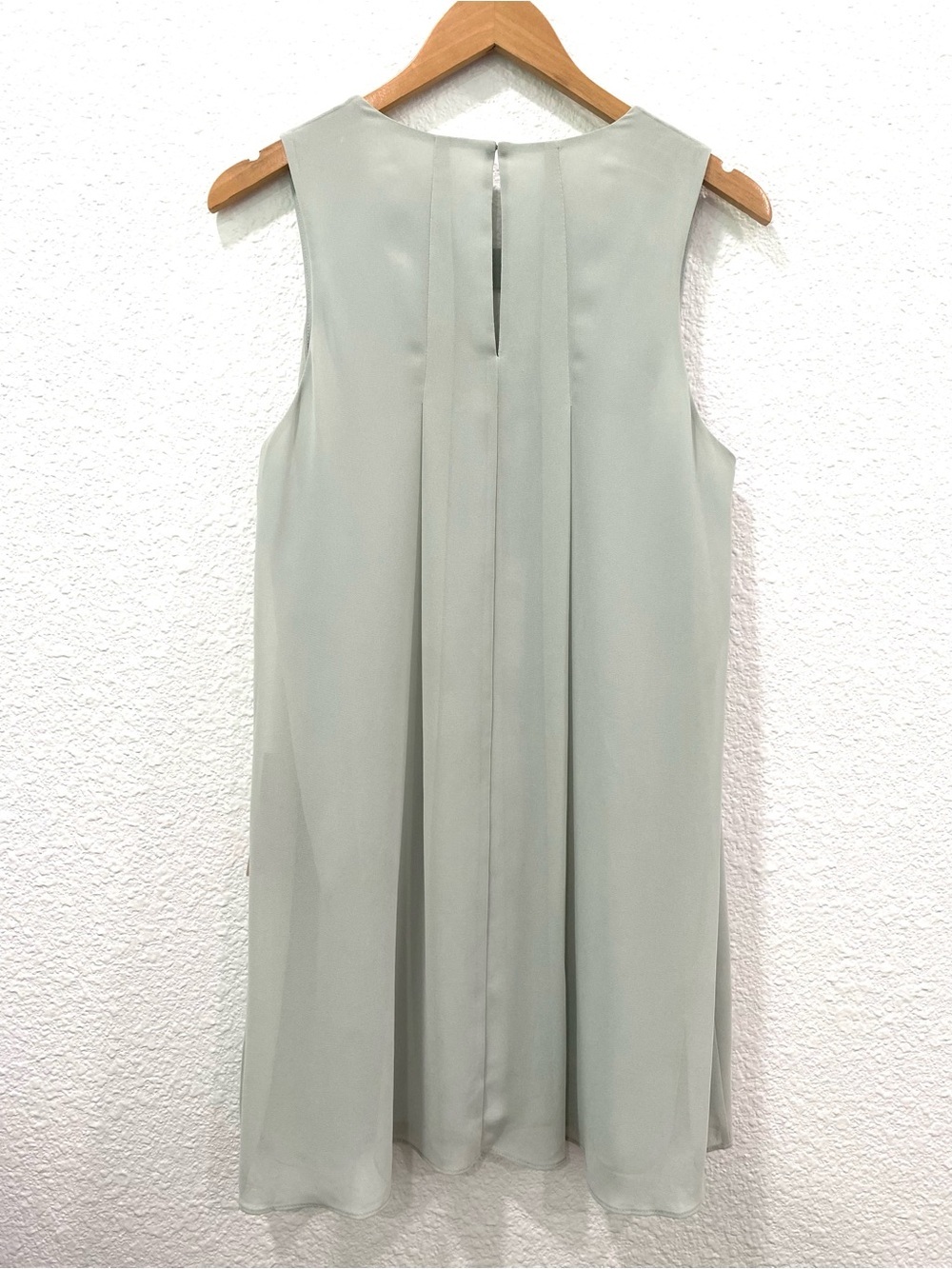 BCBGeneration Dress Women’s M Sage Green Chiffon Shift Summer Wedding Guest - Picture 2 of 7